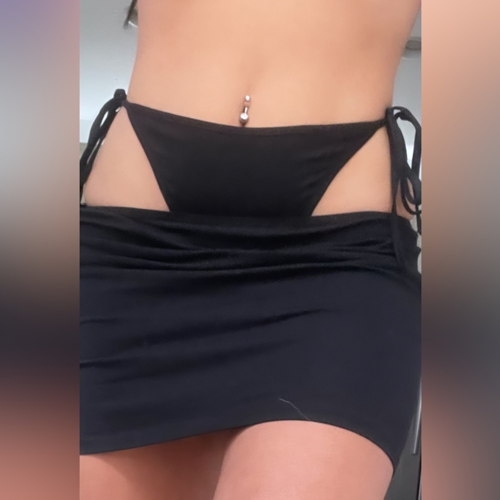 Black skirt